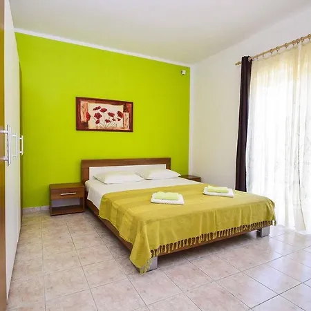 Three Complex With Pool Apartment Tribunj (Sibenik-Knin)